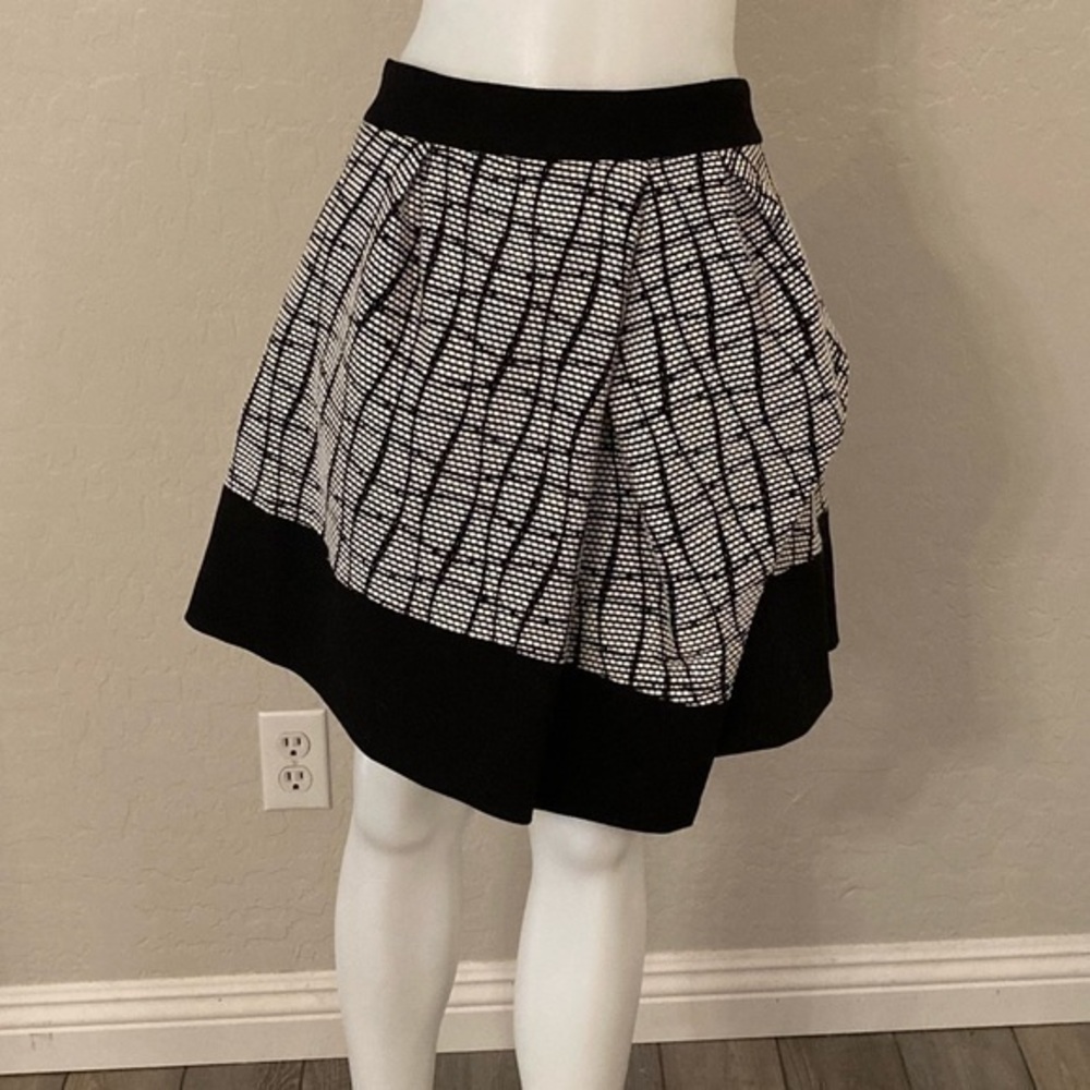Banana Republic Black and White Tweed Asymmetric Bubble Skirt Size 14